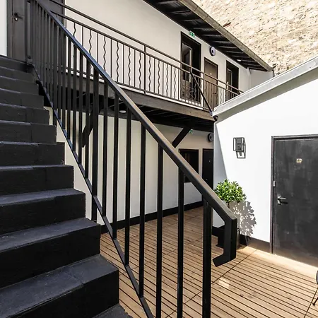 Zajazd Javel - Tour Eiffel Paryż